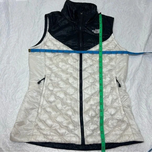 The North Face Thermoball Remix Vest XS - Picture 4 of 9